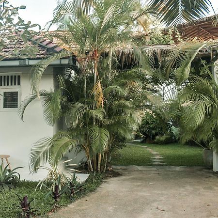Hotel Casa Gitano Ahangama Exterior foto