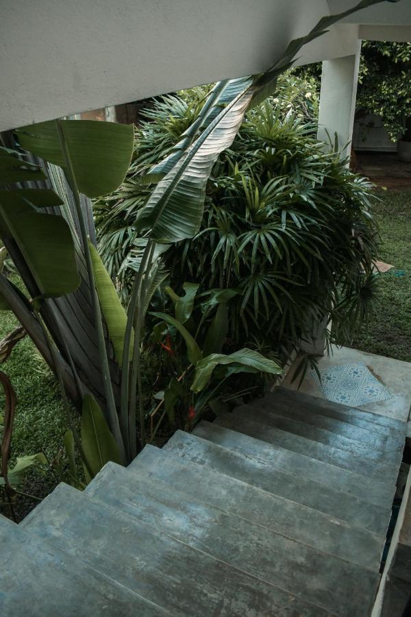 Hotel Casa Gitano Ahangama Exterior foto